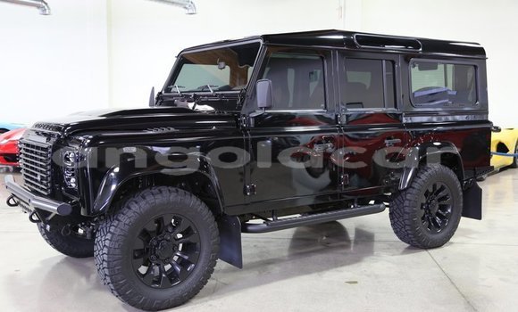 Buy Used Land Rover Defender Black Car in Luanda in Luanda Province