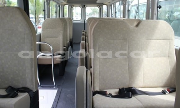 Acheter Occasion Voiture Toyota Coaster Blanc à Luanda, Province de Luanda Acheter Occasion Voiture Toyota Coaster Blanc à Luanda, Province de Luanda