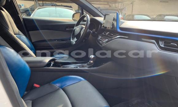 Acheter Occasion Voiture Toyota C-HR Blanc à Luena, Moxico Acheter Occasion Voiture Toyota C-HR Blanc à Luena, Moxico