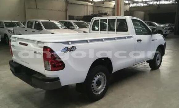 Buy Used Toyota Hilux White Car in Luanda in Luanda Province Buy Used Toyota Hilux White Car in Luanda in Luanda Province