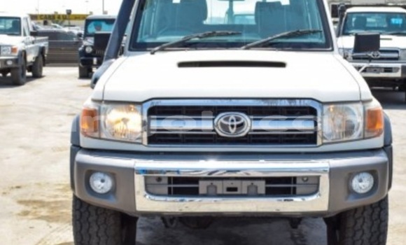 Buy Used Toyota Land Cruiser Brown Car in Lobito in Benguela
