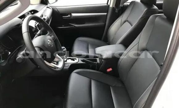 Buy Used Toyota Hilux White Car in Luanda in Luanda Province Buy Used Toyota Hilux White Car in Luanda in Luanda Province