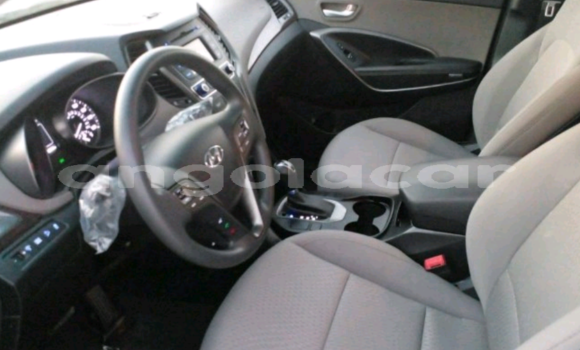 Acheter Occasion Voiture Hyundai Santa Fe Blanc à Luanda, Province de Luanda Acheter Occasion Voiture Hyundai Santa Fe Blanc à Luanda, Province de Luanda