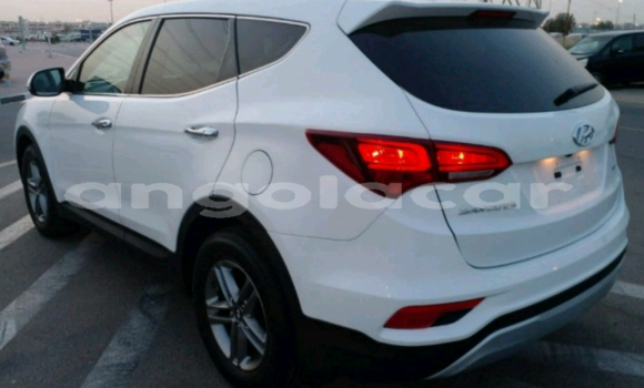 Acheter Occasion Voiture Hyundai Santa Fe Blanc à Luanda, Province de Luanda Acheter Occasion Voiture Hyundai Santa Fe Blanc à Luanda, Province de Luanda