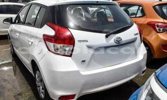 Comprar Usado Toyota Yaris Branco Carro em Namibe em Namibe Province Comprar Usado Toyota Yaris Branco Carro em Namibe em Namibe Province