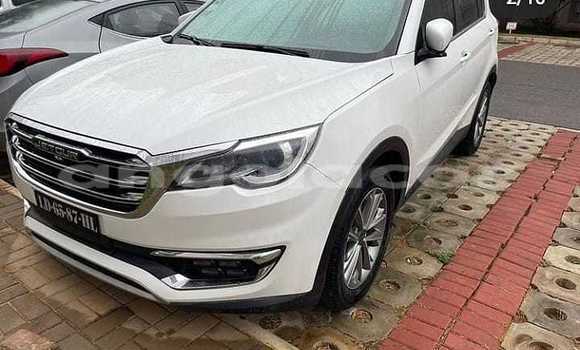 Acheter Occasion Voiture Jeep Liberty Blanc à Luanda, Province de Luanda