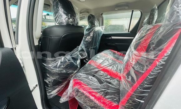 Comprar Usado Toyota Hilux Branco Carro em Luanda em Luanda Province Comprar Usado Toyota Hilux Branco Carro em Luanda em Luanda Province