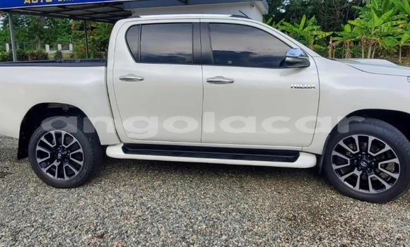 Buy Used Toyota Hilux White Car in Luanda in Luanda Province Buy Used Toyota Hilux White Car in Luanda in Luanda Province