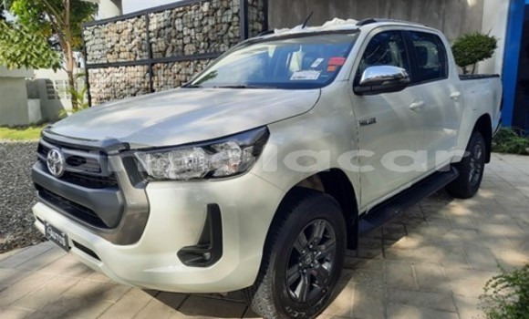Buy New Toyota Hilux White Car in Luanda in Luanda Province Buy New Toyota Hilux White Car in Luanda in Luanda Province