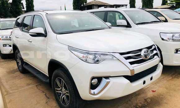 Buy Used Toyota Fortuner White Car in Luena in Moxico