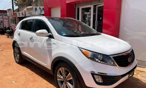 Comprar Usado Kia Sportage Branco Carro em N’dalatando em Cuanza Norte Province Comprar Usado Kia Sportage Branco Carro em N’dalatando em Cuanza Norte Province