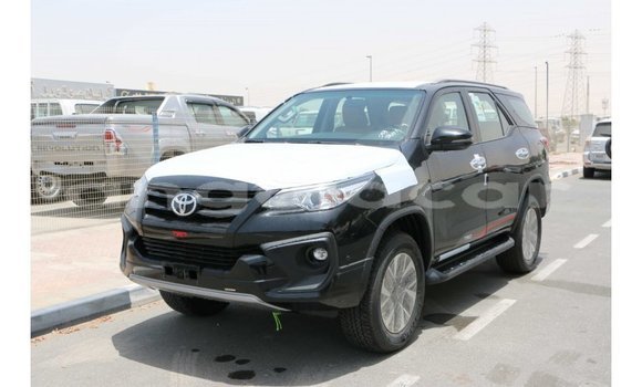 Acheter Import Voiture Toyota Fortuner Noir à Import - Dubai, Province de Bengo Acheter Import Voiture Toyota Fortuner Noir à Import - Dubai, Province de Bengo