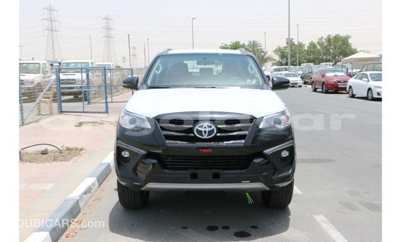 Acheter Import Voiture Toyota Fortuner Noir à Import - Dubai, Province de Bengo Acheter Import Voiture Toyota Fortuner Noir à Import - Dubai, Province de Bengo