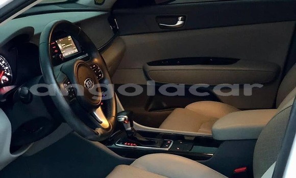 Buy Used Kia Optima White Car in Luanda in Luanda Province Buy Used Kia Optima White Car in Luanda in Luanda Province