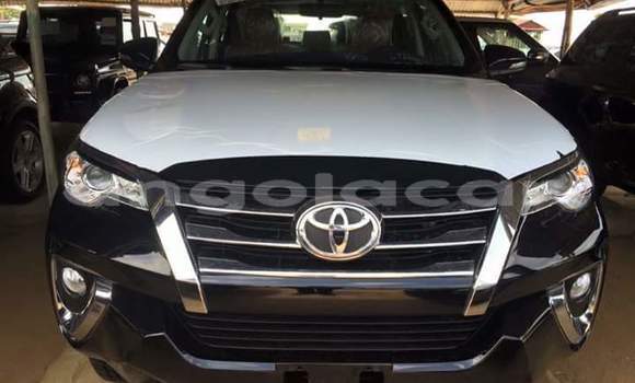 Buy Used Toyota Fortuner Black Car in Luanda in Luanda Province