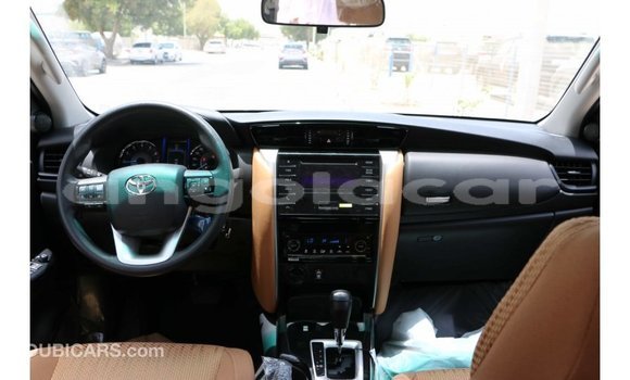 Acheter Import Voiture Toyota Fortuner Noir à Import - Dubai, Province de Bengo Acheter Import Voiture Toyota Fortuner Noir à Import - Dubai, Province de Bengo