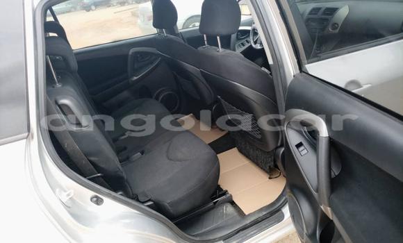 Comprar Usado Toyota RAV4 Outro Carro em Luena em Moxico Comprar Usado Toyota RAV4 Outro Carro em Luena em Moxico