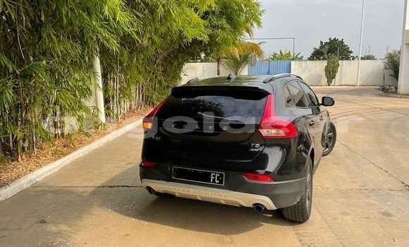 Buy Used Volvo V40 Cross Country Black Car in Luanda in Luanda Province Buy Used Volvo V40 Cross Country Black Car in Luanda in Luanda Province