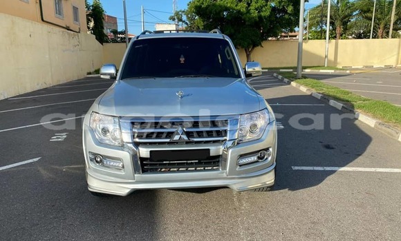 Buy Used Mitsubishi Pajero Silver Car in Luanda in Luanda Province Buy Used Mitsubishi Pajero Silver Car in Luanda in Luanda Province