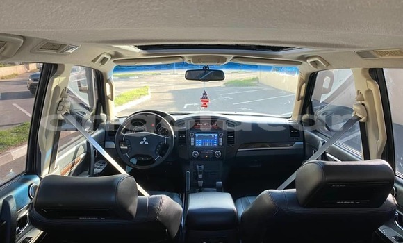 Buy Used Mitsubishi Pajero Silver Car in Luanda in Luanda Province Buy Used Mitsubishi Pajero Silver Car in Luanda in Luanda Province