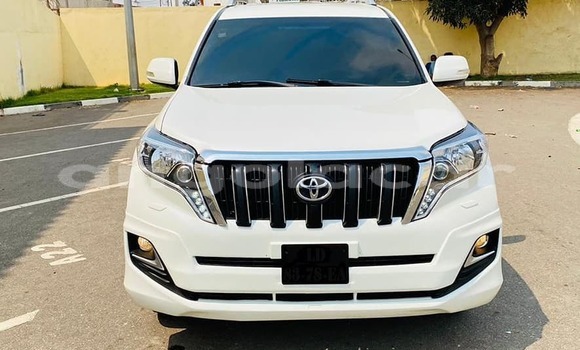 Buy Used Toyota Prado White Car in Luanda in Luanda Province