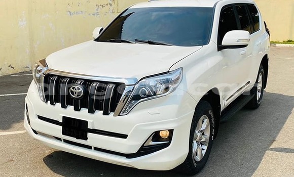 Buy Used Toyota Prado White Car in Luanda in Luanda Province Buy Used Toyota Prado White Car in Luanda in Luanda Province