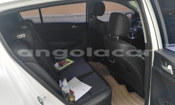 Buy Used Kia Sportage White Car in Luanda in Luanda Province Buy Used Kia Sportage White Car in Luanda in Luanda Province