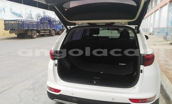 Buy Used Kia Sportage White Car in Luanda in Luanda Province Buy Used Kia Sportage White Car in Luanda in Luanda Province