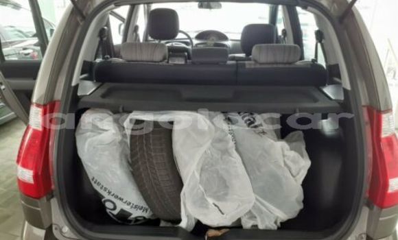 Acheter Occasion Voiture Hyundai Matrix Gris à Luanda, Province de Luanda Acheter Occasion Voiture Hyundai Matrix Gris à Luanda, Province de Luanda