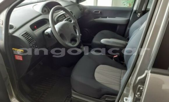 Acheter Occasion Voiture Hyundai Matrix Gris à Luanda, Province de Luanda Acheter Occasion Voiture Hyundai Matrix Gris à Luanda, Province de Luanda