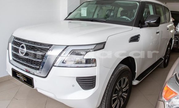 Buy Used Nissan Patrol White Car in Luanda in Luanda Province