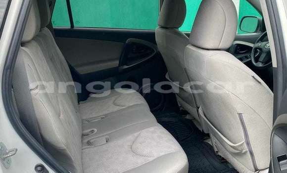 Comprar Usado Toyota RAV4 Branco Carro em Luanda em Luanda Province Comprar Usado Toyota RAV4 Branco Carro em Luanda em Luanda Province