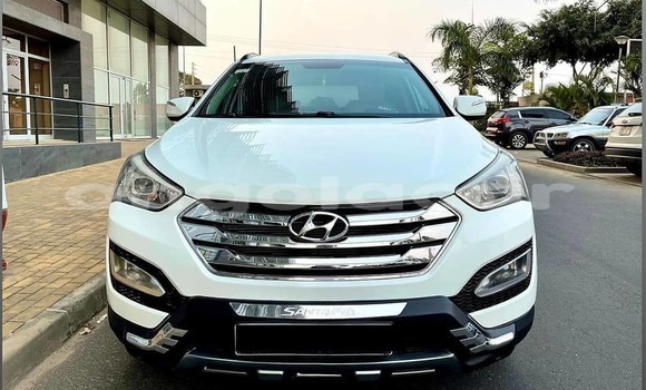Buy Used Hyundai Santa Fe White Car in Luanda in Luanda Province Buy Used Hyundai Santa Fe White Car in Luanda in Luanda Province
