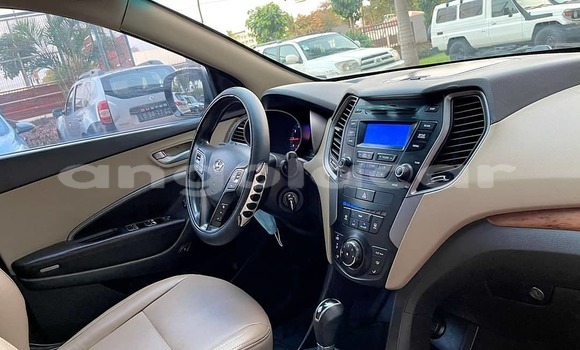 Buy Used Hyundai Santa Fe White Car in Luanda in Luanda Province Buy Used Hyundai Santa Fe White Car in Luanda in Luanda Province