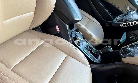 Buy Used Hyundai Santa Fe White Car in Luanda in Luanda Province Buy Used Hyundai Santa Fe White Car in Luanda in Luanda Province
