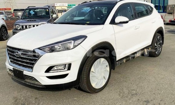 Acheter Occasion Voiture Hyundai Tucson Blanc à N'zeto, Zaïre Acheter Occasion Voiture Hyundai Tucson Blanc à N'zeto, Zaïre