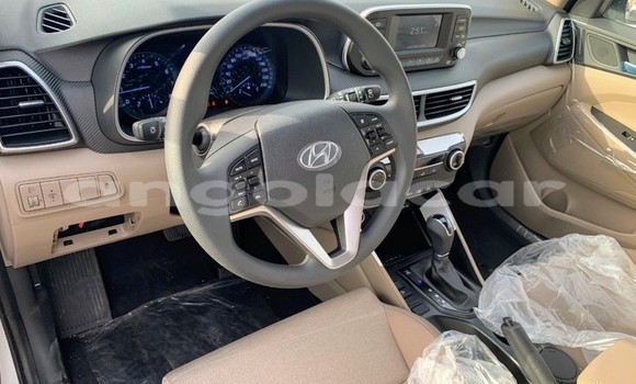Acheter Occasion Voiture Hyundai Tucson Blanc à N'zeto, Zaïre Acheter Occasion Voiture Hyundai Tucson Blanc à N'zeto, Zaïre