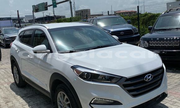 Comprar Usado Hyundai Tucson Branco Carro em N'zeto em Zaire Comprar Usado Hyundai Tucson Branco Carro em N'zeto em Zaire