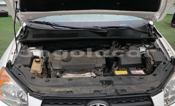 Buy Used Toyota RAV4 White Car in N'zeto in Zaire Buy Used Toyota RAV4 White Car in N'zeto in Zaire