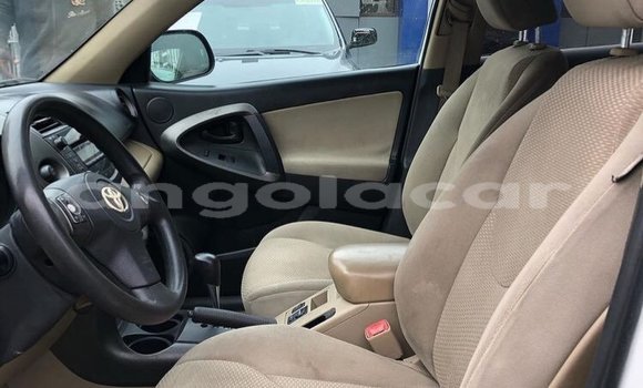 Buy Used Toyota RAV4 White Car in N'zeto in Zaire Buy Used Toyota RAV4 White Car in N'zeto in Zaire