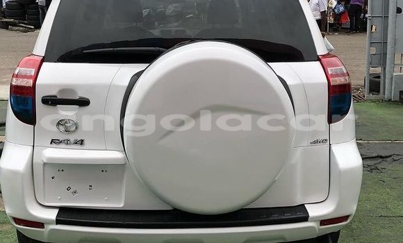 Buy Used Toyota RAV4 White Car in N'zeto in Zaire Buy Used Toyota RAV4 White Car in N'zeto in Zaire