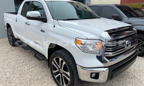 Buy Used Toyota Tundra White Car in Luanda in Luanda Province Buy Used Toyota Tundra White Car in Luanda in Luanda Province