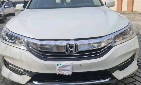Comprar Usado Honda Accord Outro Carro em Luanda em Luanda Province