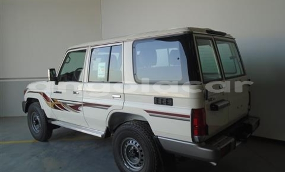 Comprar Usado Toyota Land Cruiser Branco Carro em Luanda em Luanda Province Comprar Usado Toyota Land Cruiser Branco Carro em Luanda em Luanda Province