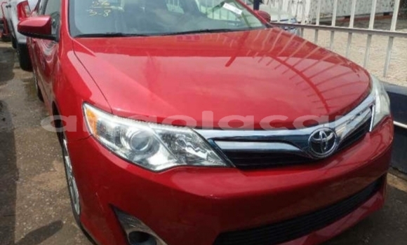 Comprar Usado Toyota Camry Vermelho Carro em Namibe em Namibe Province
