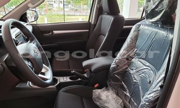 Comprar Usado Toyota Hilux Branco Carro em Namibe em Namibe Province Comprar Usado Toyota Hilux Branco Carro em Namibe em Namibe Province