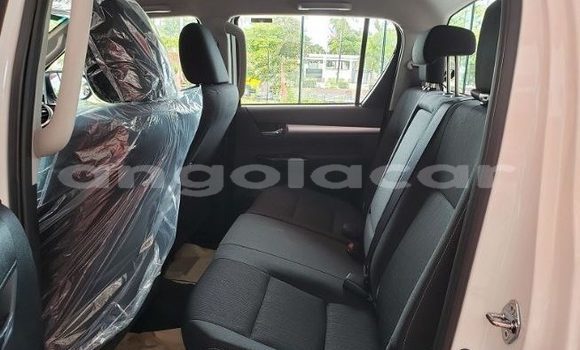 Comprar Usado Toyota Hilux Branco Carro em Namibe em Namibe Province Comprar Usado Toyota Hilux Branco Carro em Namibe em Namibe Province