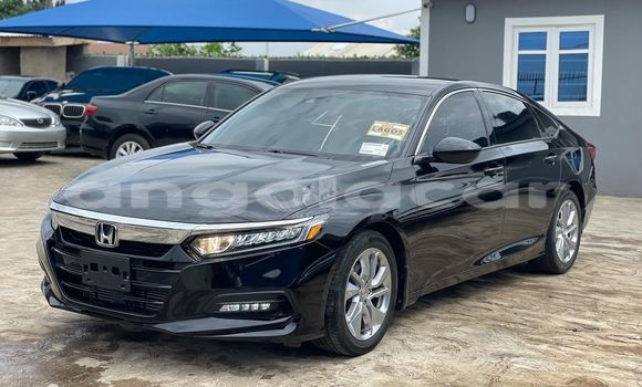 Comprar Usado Honda Accord Preto Carro em Luena em Moxico