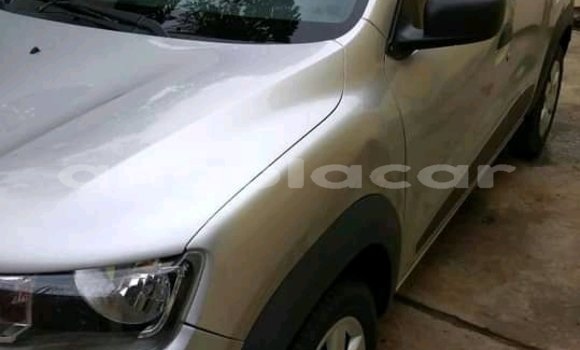 Comprar Usado Renault KWID Prata Carro em Luanda em Luanda Province
