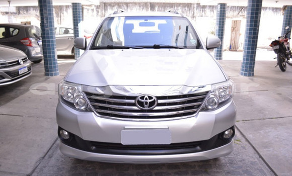 Comprar Usado Toyota Fortuner Outro Carro em Luanda em Luanda Province